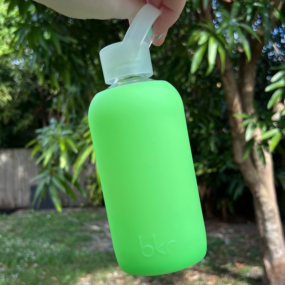 Bkr Parker Green Little 16oz Glass Water Bottle
